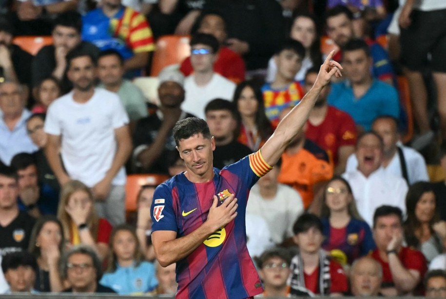 Robert Lewandowski rozegrał ostatni mecz w barwach FC Barcelony /JOSE JORDAN/AFP /East News
