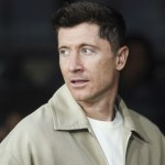 Robert Lewandowski stawił się w sądzie. Z nim prawnicy i ochroniarze