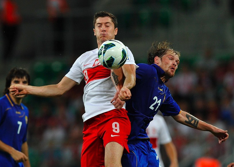 Robert Lewandowski w meczu z Mołdawią we Wrocławiu /AFP