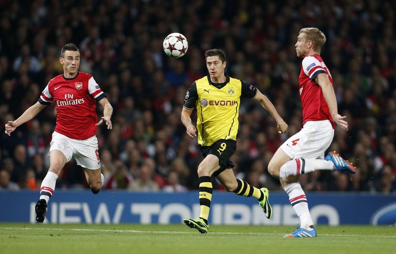 Robert Lewandowski zaliczył udany występ w Londynie. Jak będzie w Dortmundzie? /AFP