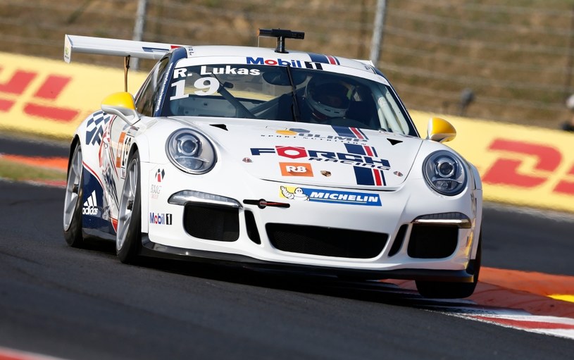 Robert Lucas w swoim Porsche /Informacja prasowa