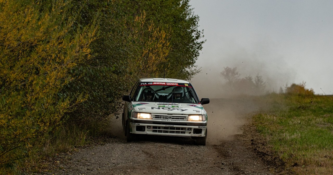 Robert Luty i Marcin Celiński (Subaru Legacy 4WD) w 66. Rajdzie Wisły uplasowali się na 5. miejscu i nie obronili prowadzenia w Historycznej Klasyfikacji Generalnej /Jakub Rozmus /Informacja prasowa