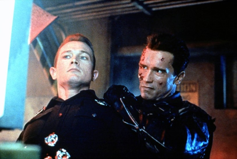 Robert Patrick i Arnold Schwarzenegger w scenie z filmu "Terminator 2: Dzień sądu" /Mary Evans Picture Library /Agencja FORUM