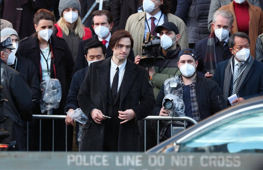 Robert Pattinson na planie pierwszej części serii o Batmanie /Peter Byrne   /PAP/PA