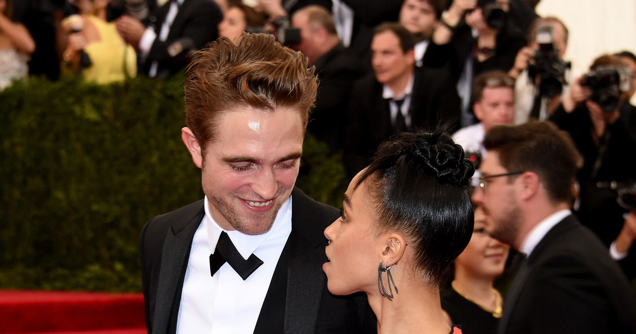 Robert Pattinson nie żałował pieniędzy na pierścionek zaręczynowy /Larry Busacca /Getty Images