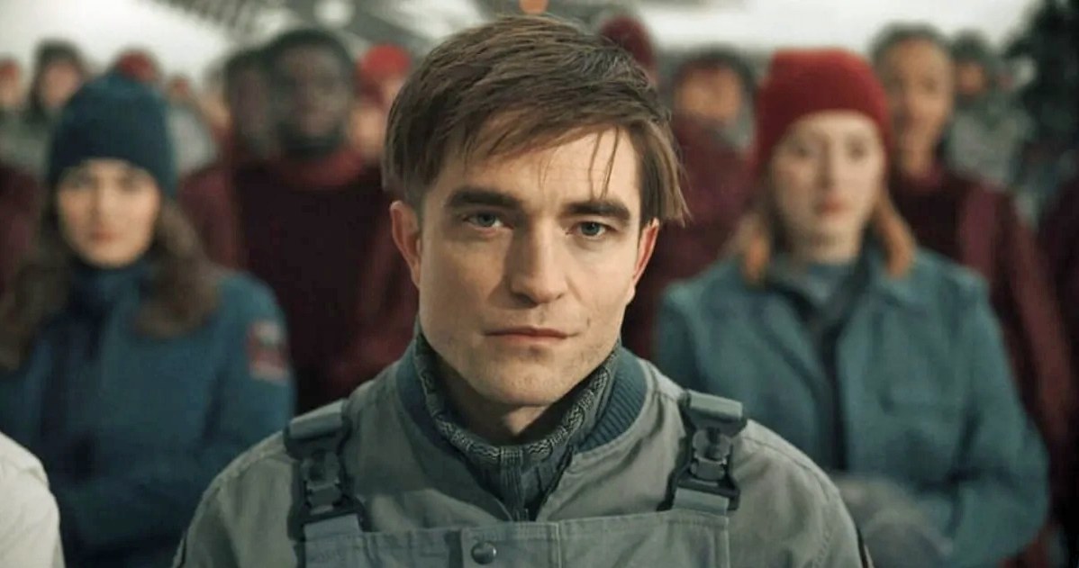 Robert Pattinson w filmie "Mickey 17" /materiały prasowe