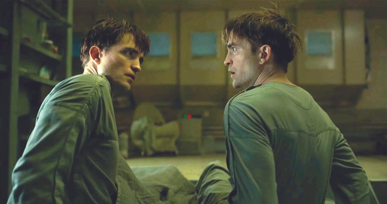 Robert Pattinson w filmie "Mickey 17" /materiały prasowe