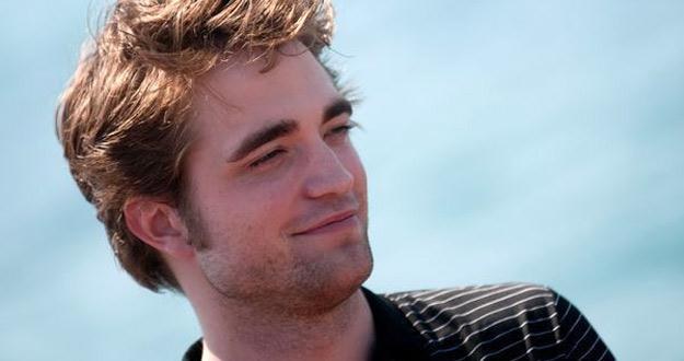 Robert Pattinson zagra u boku m.in. Marion Cotilard /AFP