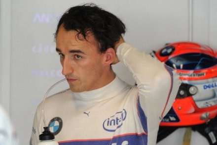 Robert po męczących wyścigach lubi się zrelaksować w spokoju /AFP