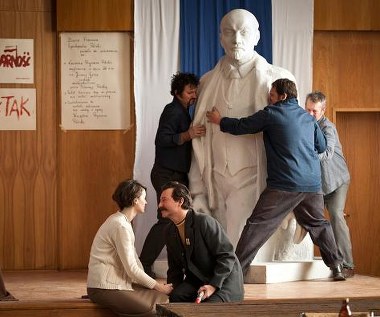 Robert Więckiewicz i Agnieszka Grochowska w filmie "Wałęsa. Człowiek z nadziei" - fot. Marcin Makowski