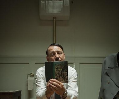 Robert Więckiewicz w filmie "AmbaSSada" - fot. Piotr Bujnowicz, Marta Piskorek - Fabryka Obrazu / NextFilm