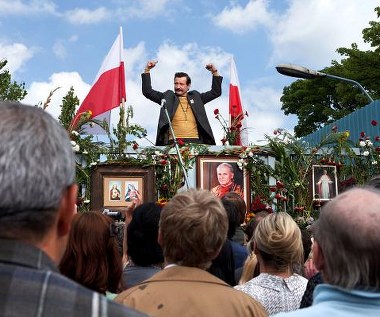 Robert Więckiewicz w filmie "Wałęsa. Człowiek z nadziei" - fot. Marcin Makowski