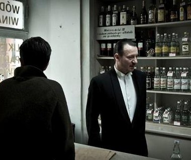 Robert Więckiewicz w scenie z filmu "Pod Mocnym Aniołem"