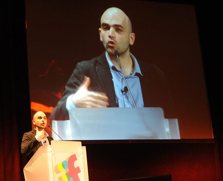 Roberto Saviano, autor książki "Gomorra" o mafii /PIETRO CROCCHIONI /PAP