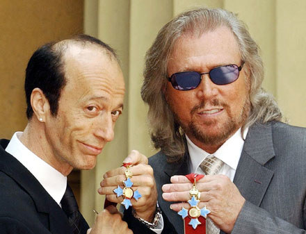 Robin i Barry Gibb (Bee Gees) /arch. AFP