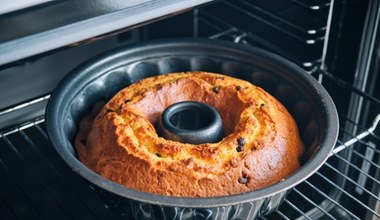 Robisz ciasto, a skończył ci się proszek do pieczenia? Bez problemu zastąpisz go nie tylko sodą