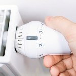 Robisz to, by zaoszczędzić na ogrzewaniu? Nieświadomie podnosisz rachunki