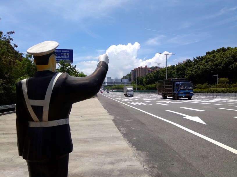 Robocop na autostradzie pod Shenzhen /East News