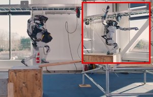 Robot Boston Dynamics jak parkourowiec! Robi salto i nosi torbę. Jest film