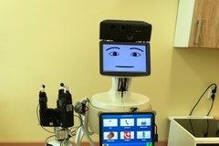 Robot, który ma pomagać osobom chorym na Alzheimera na testach