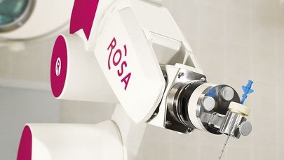 Robot Rosa trafił do krakowskiego szpitala. "To część zewnętrzna umysłu chirurga"