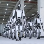 Roboty humanoidalne będą coraz tańsze. Chiny chcą zagarnąć cały rynek