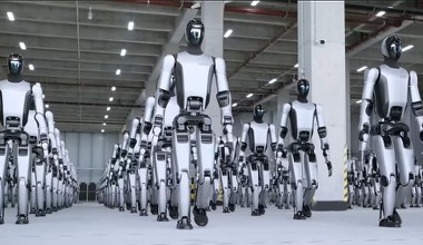 Roboty humanoidalne będą coraz tańsze. Chiny chcą zagarnąć cały rynek