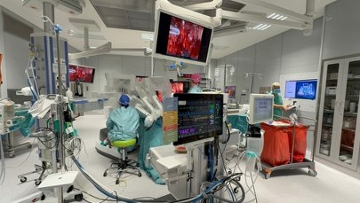 Roboty przejmują sale operacyjne! Jak technologia zmienia urologię? [ZDJĘCIA]