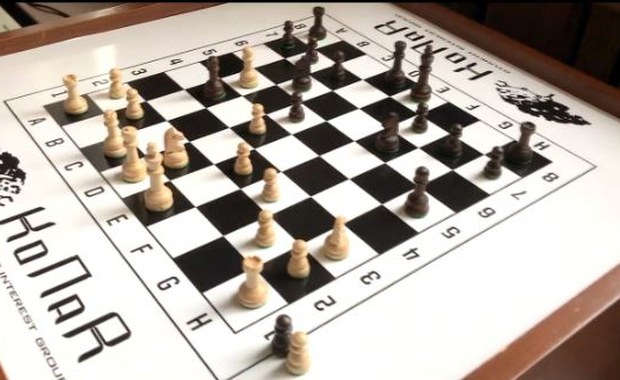 Robotyczna szachownica jak z sagi o Harrym Potterze. Zbudowali ją wrocławscy studenci