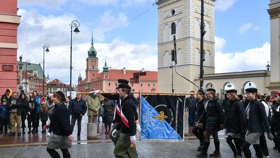 Rocznica akcji pod Arsenałem. Bohaterowie Szarych Szeregów na fasadzie Pałacu Prezydenckiego
