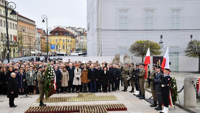 Rocznica katastrofy smoleńskiej. Apel Pamięci przed Pałacem Prezydenckim 