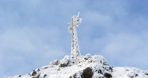 Rocznica śmierci Jana Pawła II. Krzyż na Giewoncie nie zostanie oświetlony