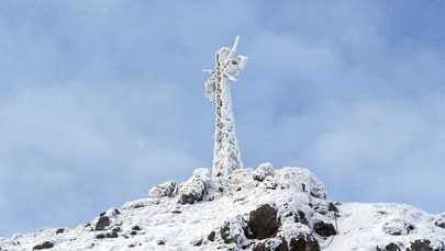 Rocznica śmierci Jana Pawła II. Krzyż na Giewoncie nie zostanie oświetlony