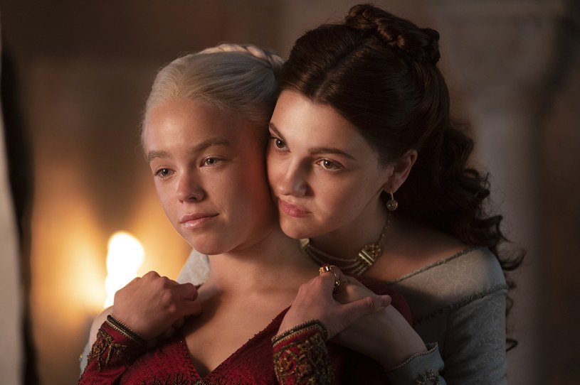 "Ród smoka": Rhaenyra (Milly Alcock) i Alicent (Emily Carey) /HBO