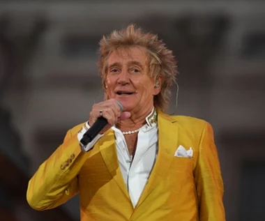 Rod Stewart spaceruje po Krakowie przed koncertem. Odwiedził znany sklep