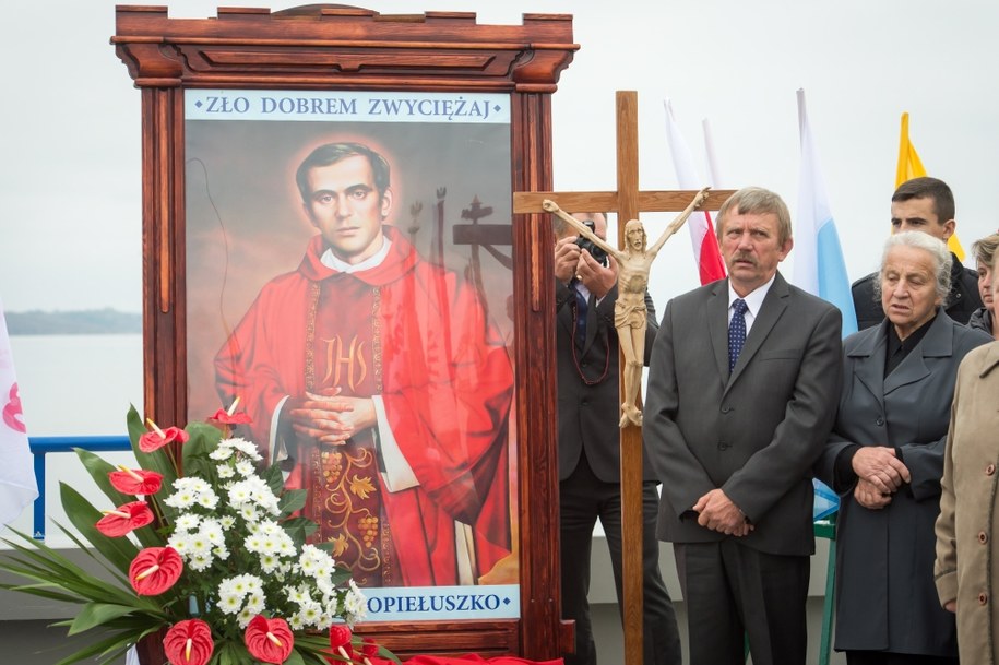 Rodzeństwo księdza Jerzego Popiełuszki Teresa Boguszewska i Stanisław Popiełuszko /Tytus Żmijewski /PAP