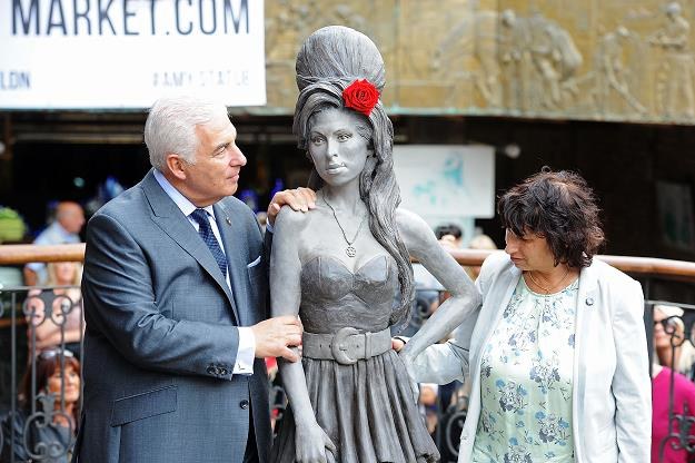Rodzice Amy Winehouse odsłonili pomnik córki fot. Dave J Hogan /Getty Images