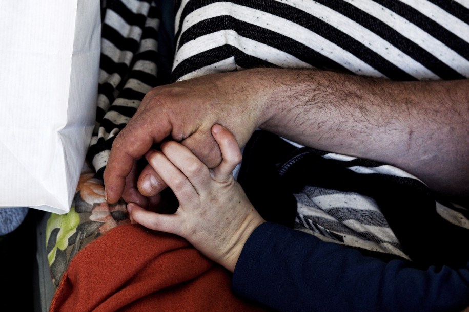 Rodzice i opiekunowie osób niepełnosprawnych protestują w Sejmie wraz z podopiecznymi od 18 kwietnia. /Adam Guz /PAP