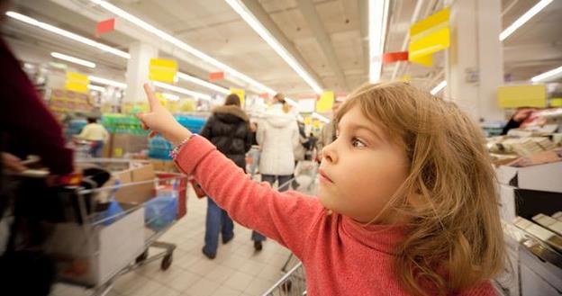 Rodzice marzą o spokojnych zakupach bez słodyczy przy kasach /Deutsche Welle