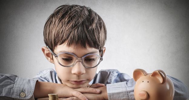 Rodzice nie edukują finansowo swoich dzieci /&copy;123RF/PICSEL