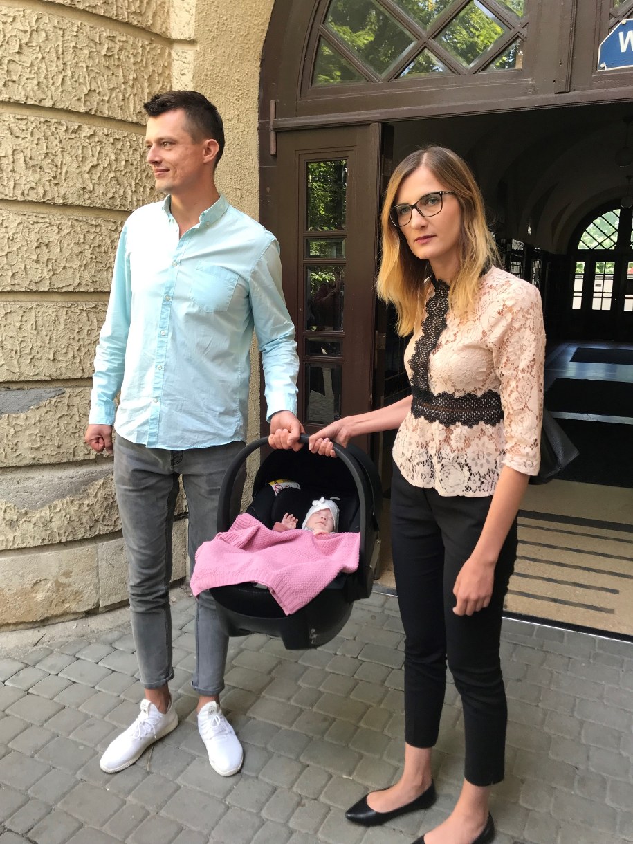 Rodzice odebrali ze Szpitala Uniwersyteckiego ostatnie z sześcioraczków /Marek Wiosło /RMF FM