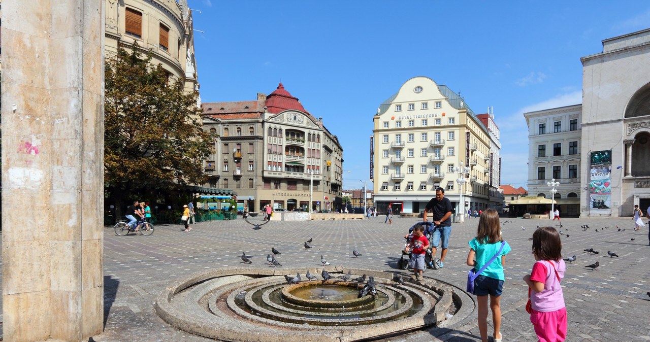 Rodzice pracują za granicą, dzieci zostają same w Rumunii. Nz. Kluż w Siedmiogrodzie /123RF/PICSEL