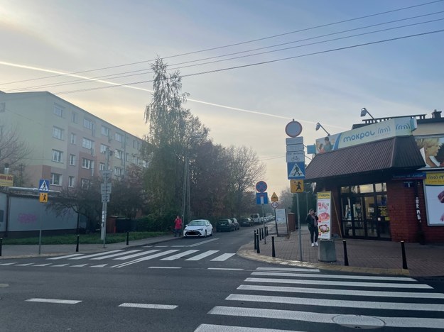 Rodzice SP nr 381 w Warszawie zdecydowali, że szkolna ulica na ulicy Drzymały zostaje na stałe /Magdalena Grajnert /RMF FM