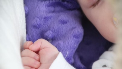 Rodzice spali pijani. Dziecko bez opieki 