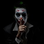 Rodzice, uwaga przed Halloween! "Uśmiech Jokera" może przerodzić się w dramat