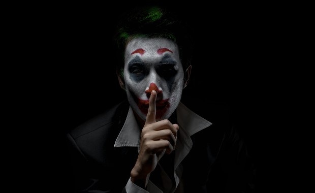 Rodzice, uwaga przed Halloween! "Uśmiech Jokera" może przerodzić się w dramat