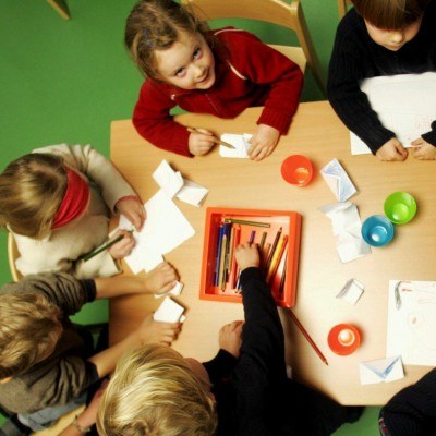 Rodzice warszawskich przedszkolaków przepłacają przez układy w placówkach /AFP