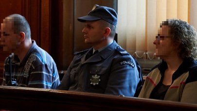 Rodzice zastępczy z Pucka przed sądem. "Przypalali zapalniczką, bili rurą od odkurzacza"