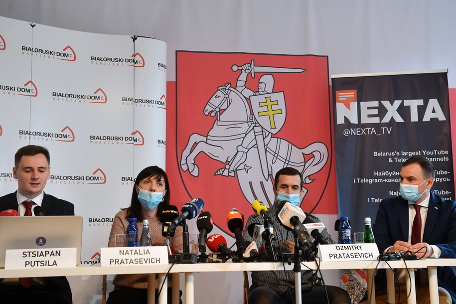 Rodzice zatrzymanego przez władze Białorusi byłego redaktora kanału NEXTA Ramana Pratasiewicza Natalia Pratasiewicz i Dzmitry Pratasiewicz /Radek  Pietruszka /PAP