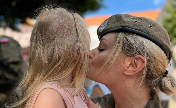 Rodzina czy służba? Mama-terytorials potrafi połączyć jedno z drugim